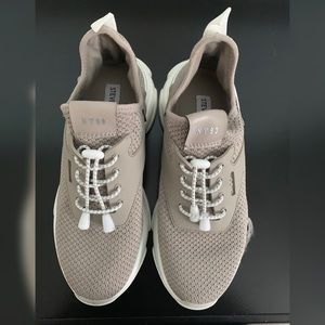 Steve Madden Myles Sneaker